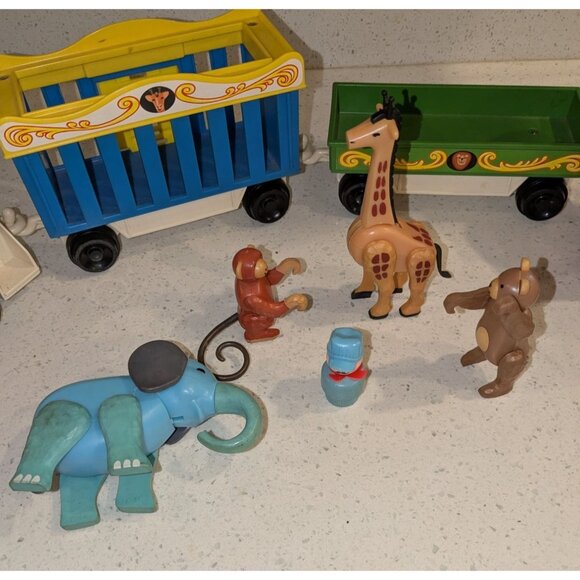 Vintage Fisher Price Little People Play Family Circus Train #991 9 Pieces - Picture 4 of 12